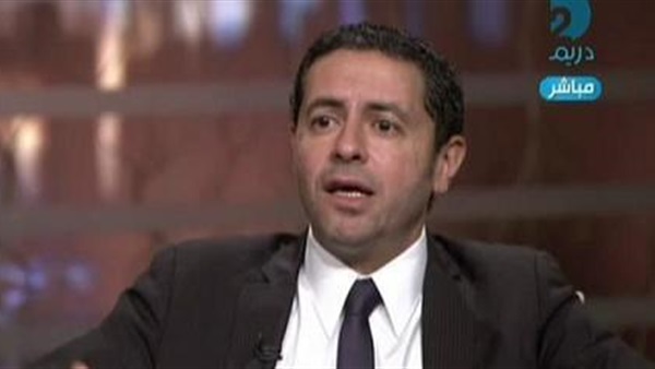 حازم ياسين يتوجه إلى احدى اللجان لتسجيل اسمه في كشوف «العمومية» حازم ياسين يتوجه إلى احدى اللجان لتسجيل اسمه في كشوف «العمومية»