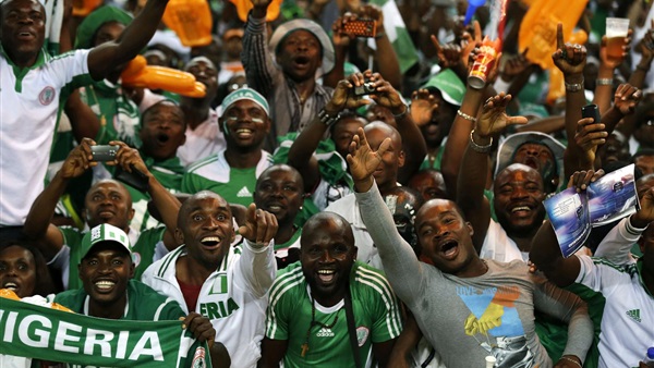جماهير نيجيريا تعطل حافلة المنتخب الوطني