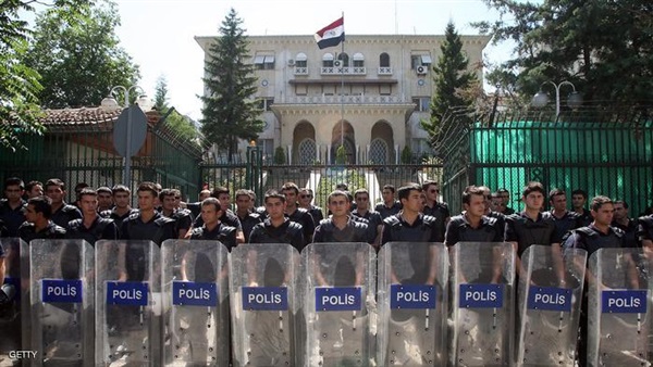 القنصل المصري باسطنبول: العمل يسير بشكل طبيعي بمقر القنصلية