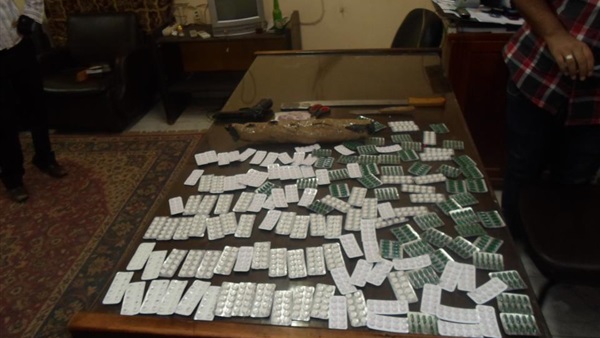 حبس تشكيل عصابي سقط بـ40 ألف قرص مخدر في الدرب الأحمر حبس تشكيل عصابي سقط بـ40 ألف قرص مخدر في الدرب الأحمر