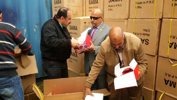 التهرب الجمركي تضبط فواتير مزورة بتعويضات 8ر3 مليون جنيه