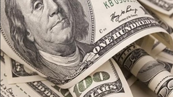 «الدولار» يكسر حاجز الـ10 جنيهات في «السوق السوداء» «الدولار» يكسر حاجز الـ10 جنيهات في «السوق السوداء»