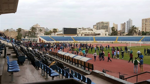 بالصور..إقبال كثيف من الجماهير لشراء تذاكر مباراة مصر أمام نيجيريا بالصور..إقبال كثيف من الجماهير لشراء تذاكر مباراة مصر أمام نيجيريا
