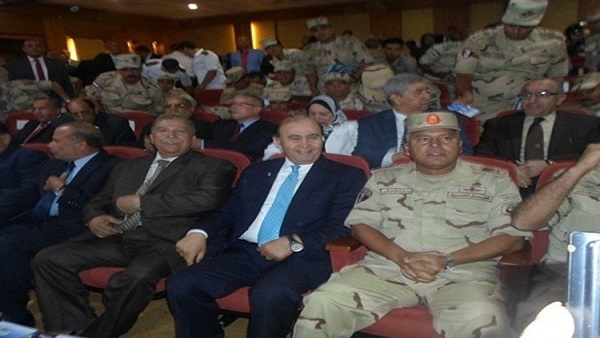 بالصور..مميش يكرم الهيئة الهندسية  للقوات المسلحة في الإسماعيلية 