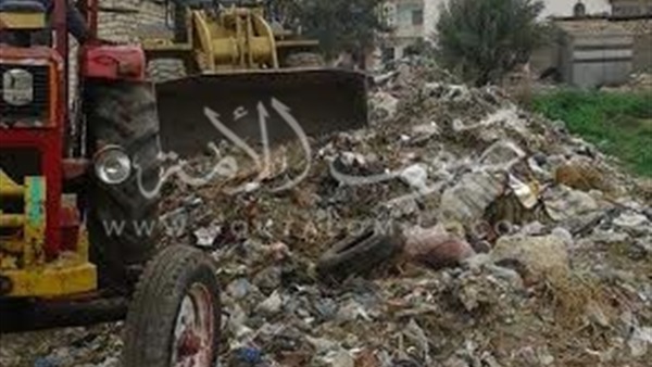 بالصور..«رئاسة الحسينية» تشن حملة نظافة مكبرة بالقري بالصور..«رئاسة الحسينية» تشن حملة نظافة مكبرة بالقري