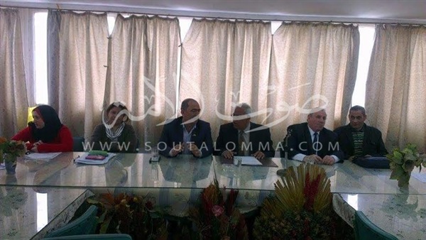 بالصور.. مناقشة كيفية إعداد مشروع تربية ديدان النحل بزراعة الشرقية