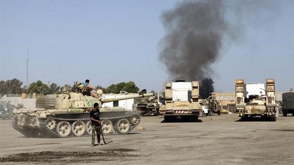 اشتباكات عنيفة بمنطقة "غوط الشعال" بطرابلس بين فصيلين مسلحين اشتباكات عنيفة بمنطقة "غوط الشعال" بطرابلس بين فصيلين مسلحين