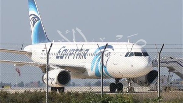 الافراج عن المصريين من ركاب الطائرة المخطوفة في مطار لارنكا
