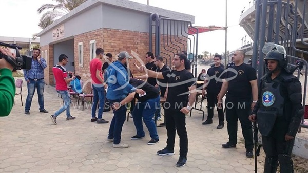 بالصور.. توافد الجماهير على ملعب برج العرب بالصور.. توافد الجماهير على ملعب برج العرب