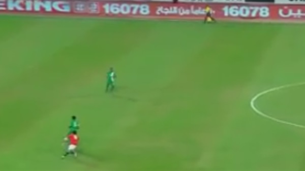 بالفيديو.. فرصه خطيره للمنتخب يضيعها «النني»