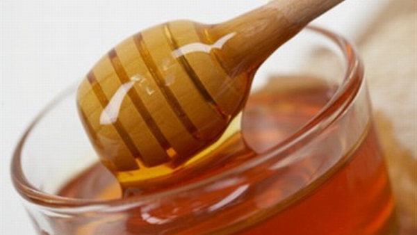 فوائد العسل الصحية والجمالية المذهلة