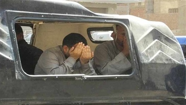 ضبط عاطل لفرضه إتاوات على المواطنين أمام مرور فيصل ضبط عاطل لفرضه إتاوات على المواطنين أمام مرور فيصل