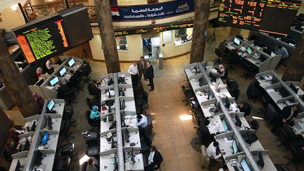 تراجع طفيف بمؤشرات البورصة فى منتصف التعاملات