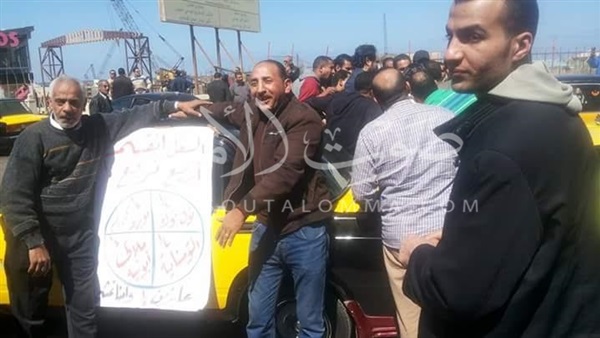 انقسام في الإسكندرية بين «التاكسي التقليدي» و «الذكي»