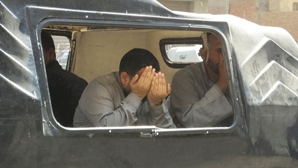 القبض على عاطل انتحل صفة ضابط لابتزاز الأسر العربية بالإسكندرية القبض على عاطل انتحل صفة ضابط لابتزاز الأسر العربية بالإسكندرية