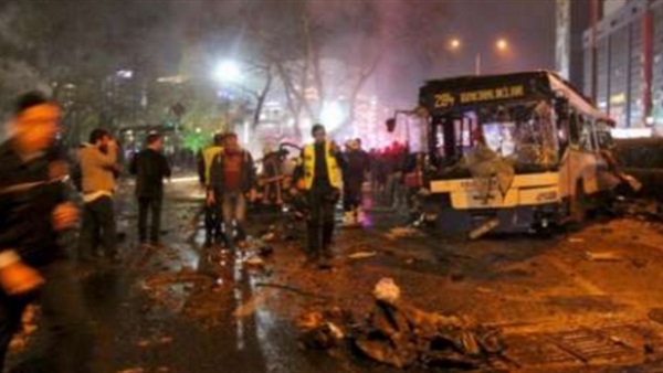 مقتل 6 ضباط شرطة وإصابة 20 شخصا فی تفجیر دیاربکر الترکیة