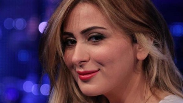 فرح يوسف تنتهي من تصوير «حياتي لمين» فرح يوسف تنتهي من تصوير «حياتي لمين»