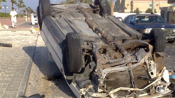 إصابة 22 شخصًا في انقلاب سيارة بطريق العاشر إصابة 22 شخصًا في انقلاب سيارة بطريق العاشر