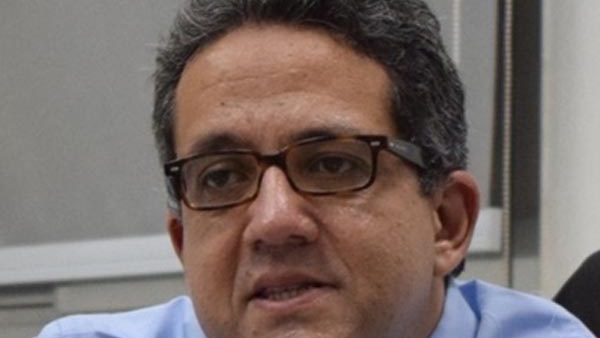 «العناني» يستعرض المؤشرات الخاصة بالعمل في مقبرة «عنخ أمون» «العناني» يستعرض المؤشرات الخاصة بالعمل في مقبرة «عنخ أمون»