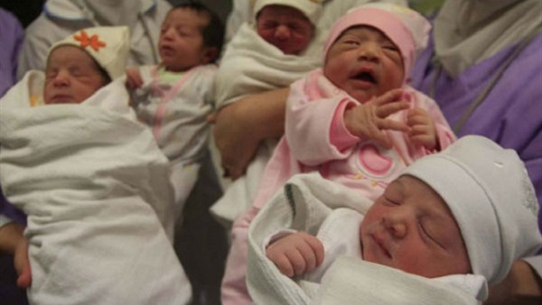 «المركزى للإحصاء»: انخفاض معدل الزيادة الطبيعية بمصر 2.4% «المركزى للإحصاء»: انخفاض معدل الزيادة الطبيعية بمصر 2.4%