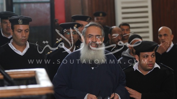 بالصور.. أول ظهور لـ«أبو إسماعيل» خارج القفص بالصور.. أول ظهور لـ«أبو إسماعيل» خارج القفص