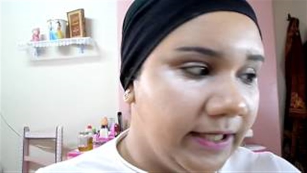 بالفيديو.. كيفية وضع كريم الأساس وعمل كونتور بالفيديو.. كيفية وضع كريم الأساس وعمل كونتور