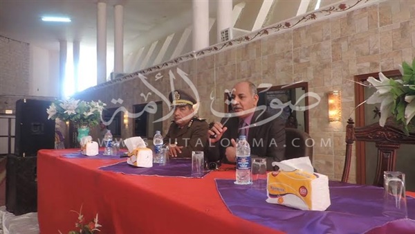 بالصور.. أمن أسوان يعقد لقاءات تثقيفية للأفراد والعامليين بالصور.. أمن أسوان يعقد لقاءات تثقيفية للأفراد والعامليين