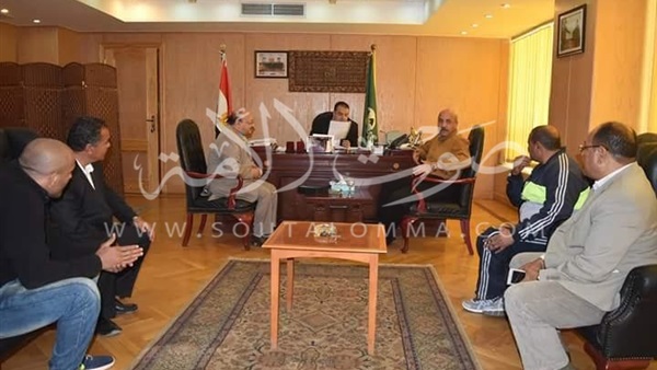 بالصور.. محافظ الفيوم يُكرم بطل أفريقيا فى الملاكمة بالصور.. محافظ الفيوم يُكرم بطل أفريقيا فى الملاكمة