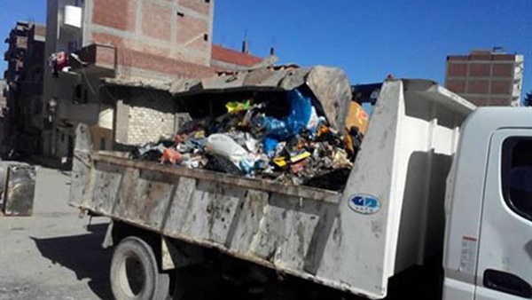 نقل القمامة من المركز اللوجستي بالإسكندرية لدفنها فى "الحمام" نقل القمامة من المركز اللوجستي بالإسكندرية لدفنها فى "الحمام"