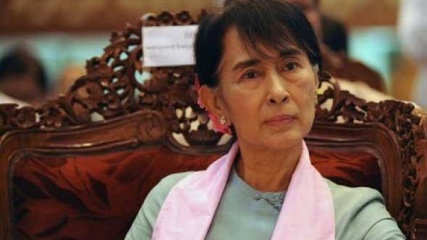 «سان سوتشي» تتخلى عن وزارتي التعليم والطاقة بحكومة ميانمار