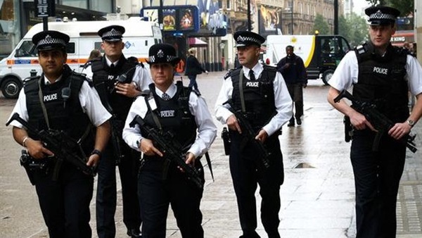 بريطانيا تعتقل شخصين للإشتباه في ارتكابهما أعمالًا إرهابية بريطانيا تعتقل شخصين للإشتباه في ارتكابهما أعمالًا إرهابية