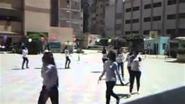بالفيديو.. طالبات مدرسة يرقصن على «انت معلم» بالإسكندرية بالفيديو.. طالبات مدرسة يرقصن على «انت معلم» بالإسكندرية