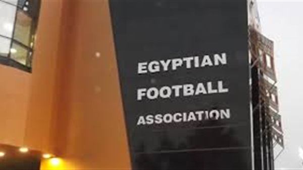 «المصري» يطالب اتحاد الكرة بالإستعانة بحكام أجانب في الدوري والكأس