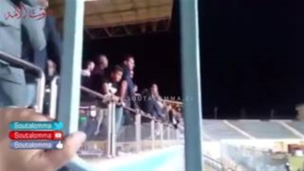 بالفيديو.. «عضو إدارة الزمالك» ينهال بالسباب على «حكم» المباراة بالفيديو.. «عضو إدارة الزمالك» ينهال بالسباب على «حكم» المباراة
