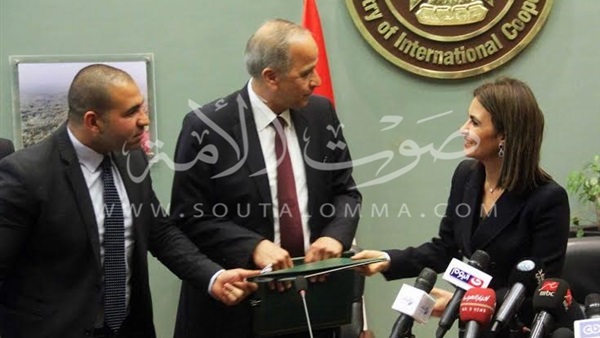 بالصور.. «عشماوي» يوقع مذكرات تفاهم مع التعاون الدولي والصندوق الاجتماعي بالصور.. «عشماوي» يوقع مذكرات تفاهم مع التعاون الدولي والصندوق الاجتماعي