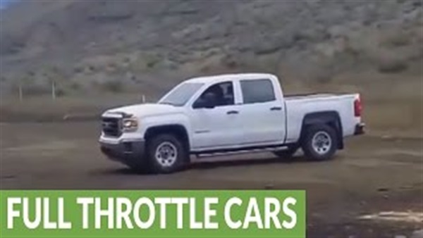 بالفيديو.. سيارة تصعد تلة منحدرة بارتفاع 400 قدم