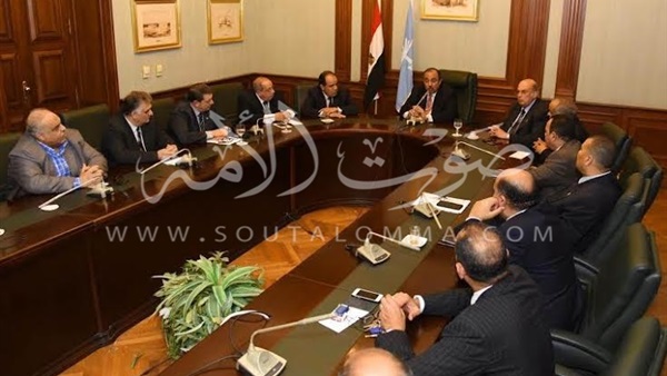بالصور.. محافظ الإسكندرية يلتقي ممثلي الأحزاب السياسيه 