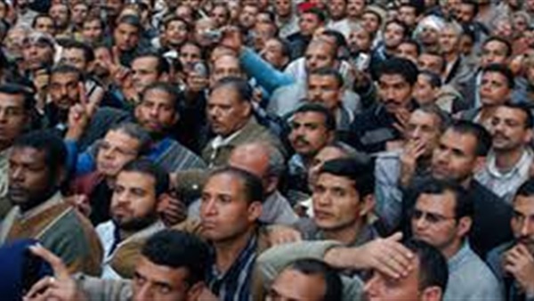  وقفة احتجاجية لعمال كتان طنطا المؤقتين للمطالبة بالتثبيت  
