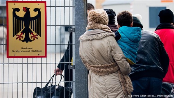 المفوضية الأوروبية تطرح مقترحين لإصلاح قوانين اللجوء المفوضية الأوروبية تطرح مقترحين لإصلاح قوانين اللجوء
