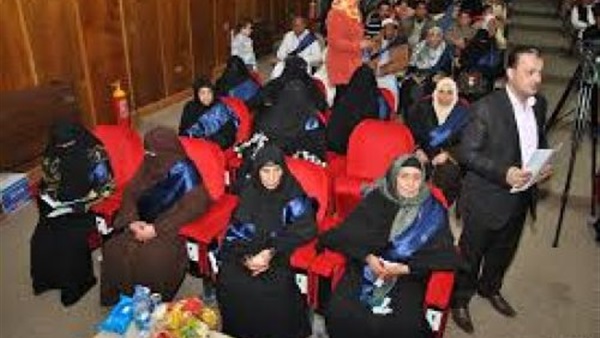 بالأسماء.. قرار جمهوري بمنح أمهات مصر المثاليات وسام الكمال