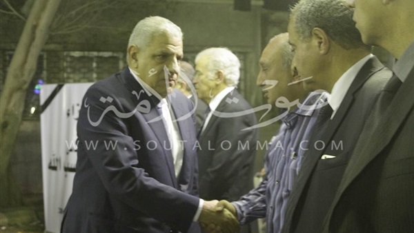 بالصور.. «محلب» في عزاء والد زوجة أشرف عبدالباقي بالصور.. «محلب» في عزاء والد زوجة أشرف عبدالباقي