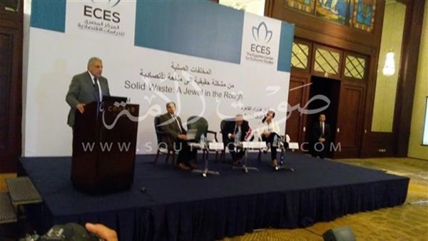 «محلب»: نستفيد من المخلفات الصلبة فى الطرق «محلب»: نستفيد من المخلفات الصلبة فى الطرق