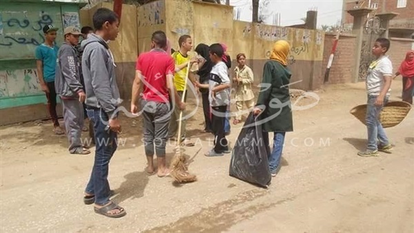 بالصور.. «تعليم سنورس» بالفيوم يطق مبادرة «نظف مدرستك»