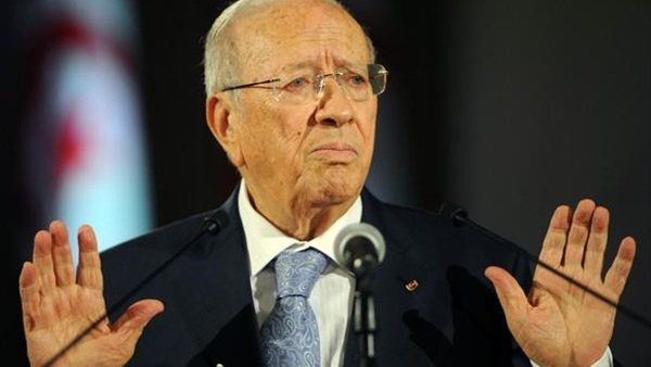 الرئيس التونسي يتفقد التشكيلات الأمنية في معبر «رأس جدير» 