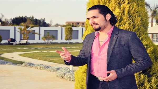 أحمد مرزة فى العين السخنة من أجل "أحلام ممنوعة"