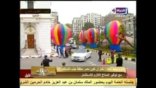 بالفيديو.. لحظة وصول الملك سلمان لمقر البرلمان 