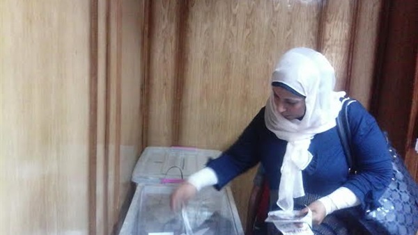 توافد الناخبين في الساعه الأخير لانتخابات المحامين بالفيوم توافد الناخبين في الساعه الأخير لانتخابات المحامين بالفيوم