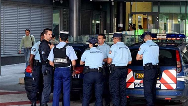 الشرطة الفرنسية تجلي متظاهرين من ساحة «لاربوبليك» بباريس