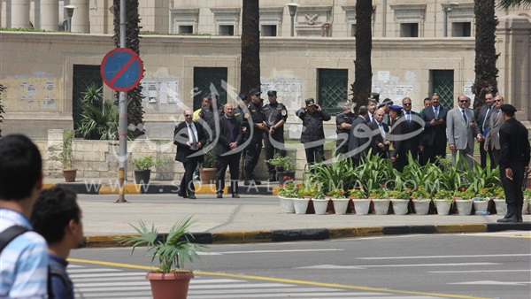 بالفيديو والصور.. موكب الملك سلمان أثناء زيارته لجامعة القاهرة