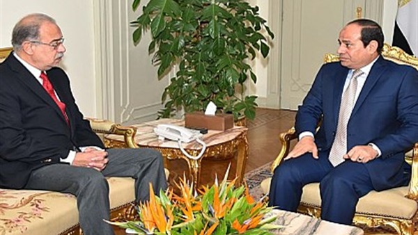 شريف إسماعيل يعرض علي السيسي الأسماء النهائية للتشكيل الحكومي شريف إسماعيل يعرض علي السيسي الأسماء النهائية للتشكيل الحكومي